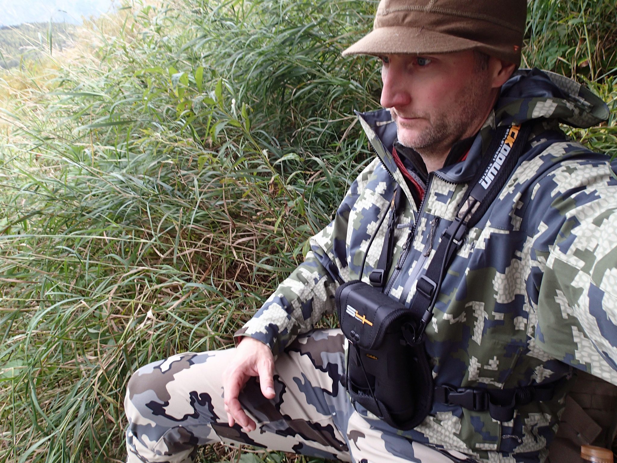 KUIU Chugach NX Glassing for Bear on the Kenai