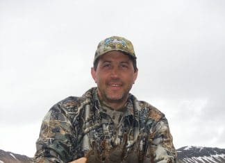 5 Guide-Tested Techniques for Grizzly Encounters Rock1Castenpaw