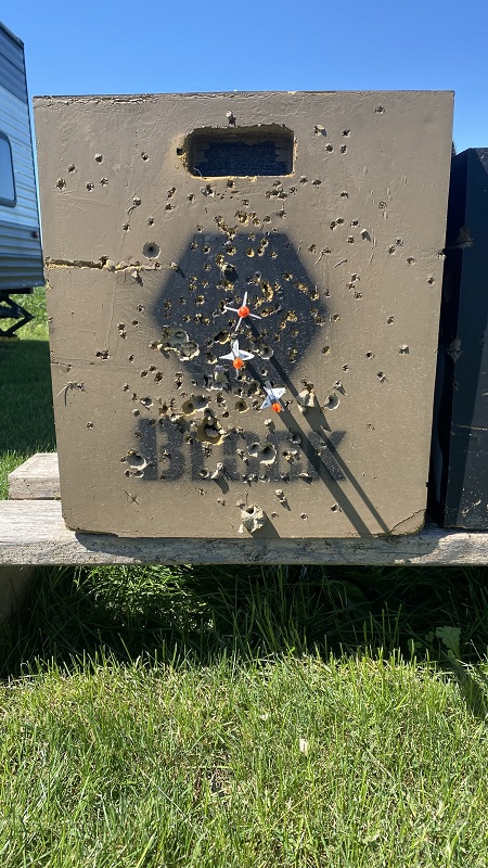Sighting in the Tetra Max RYZ is similar to most single-pin sights. You sight in the top pin (only) at 20 yards and 60 yards. After picking the appropriate sight tape, you’re sighted in for everything between and above. 