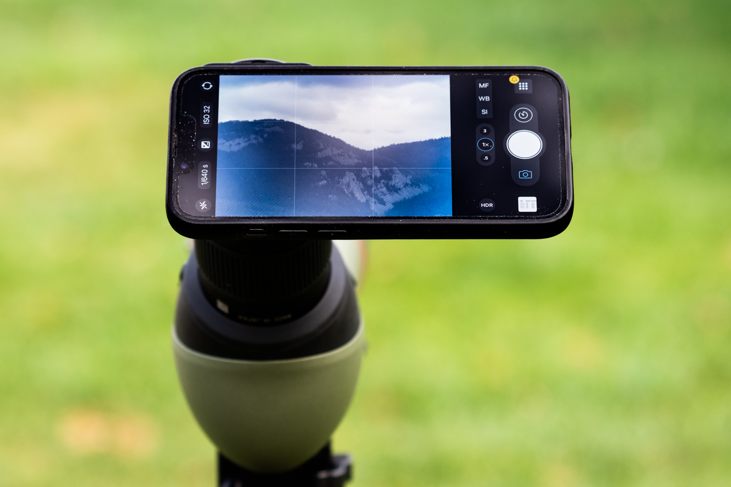 The TE-80XW is stunning for digiscoping, allowing for vignette-free captures without zooming the phone camera.