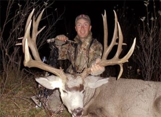 Hunting the Biggest Mule Deer on the Continent with Cody Robbins