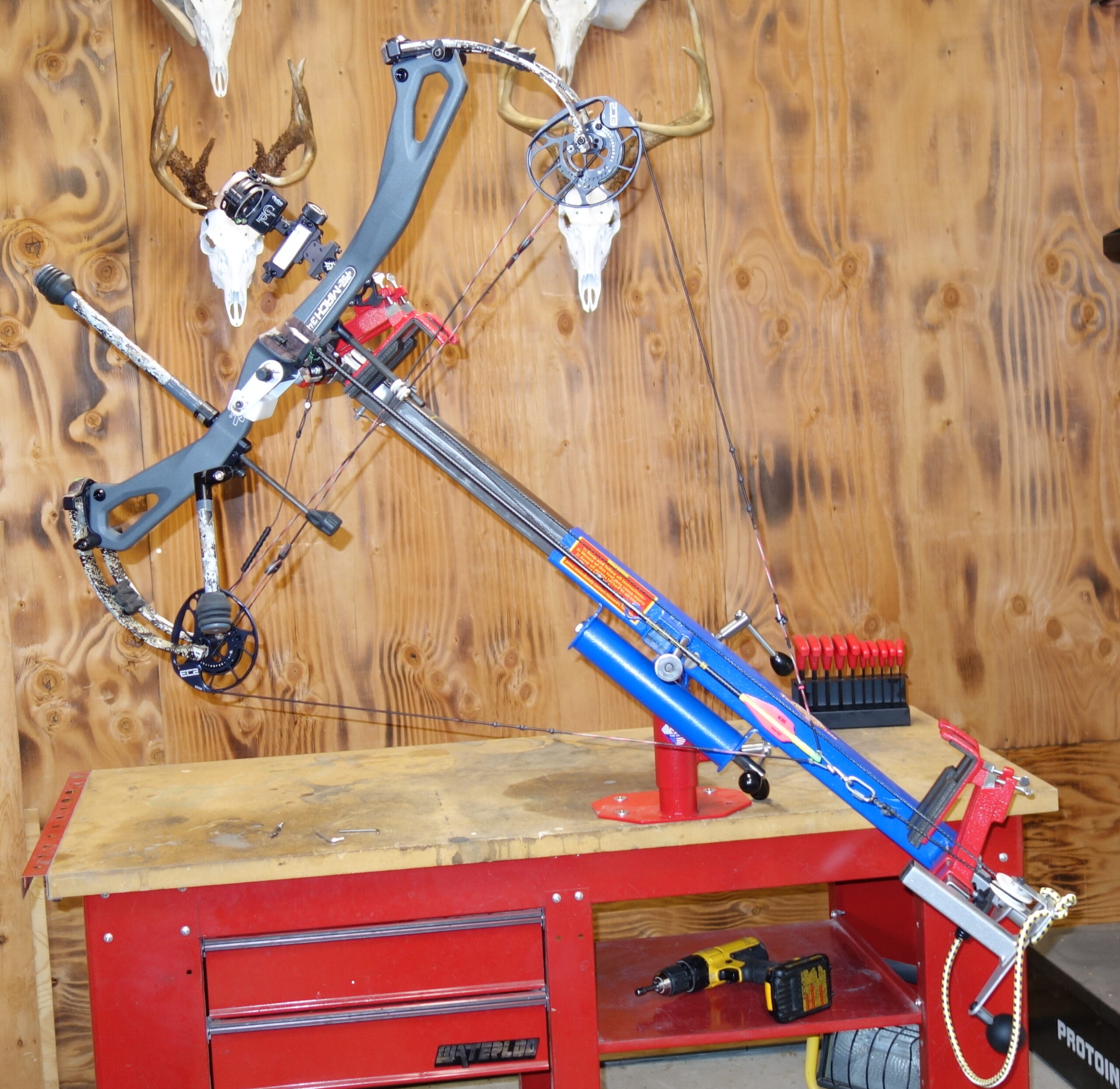 Total Vise bow press