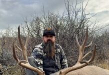 Big Buck Down & Coming Out Light Travis Hobbs BBD!