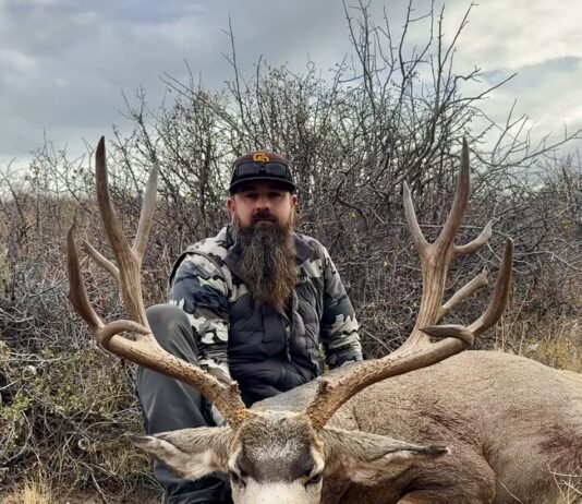 Big Buck Down & Coming Out Light Travis Hobbs BBD!