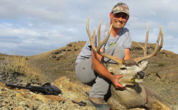 Nevada Mule Deer & The Trade-Offs in Wildlife Management Cody Schroeder Mule Deer Buck